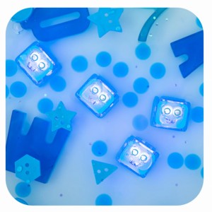 BLAIR GLO PALS, 4 KOSTKI  sensoryczne świecące w wodzie  - zabawka kąpielowa, kolor turkusowy