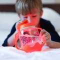 PRZEDSPRZEDAŻ Glo Pals, Słoik sensoryczny do napełnienia wodą, kolor CZERWONY