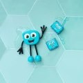 NOWY Glo Pals, Postać do kąpieli Blair - zestaw z dwiema kostkami sensorycznymi świecącymi w wodzie
