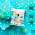 NOWY Glo Pals, Postać do kąpieli Blair - zestaw z dwiema kostkami sensorycznymi świecącymi w wodzie